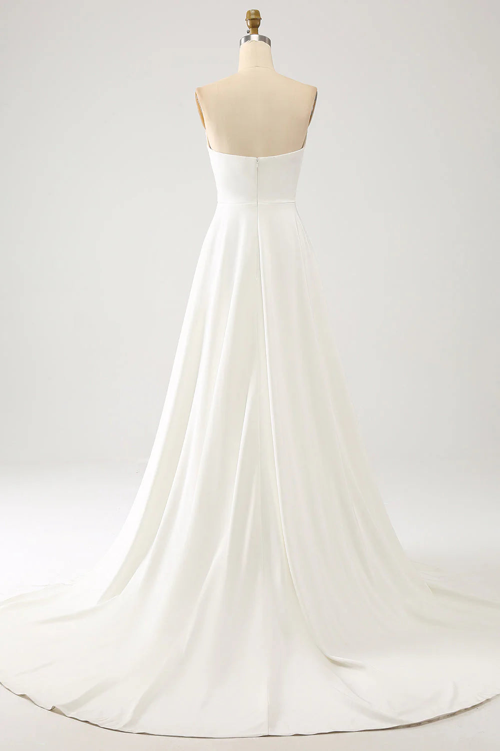 Robe de mariée longue en mousseline de soie avec papillons 3D